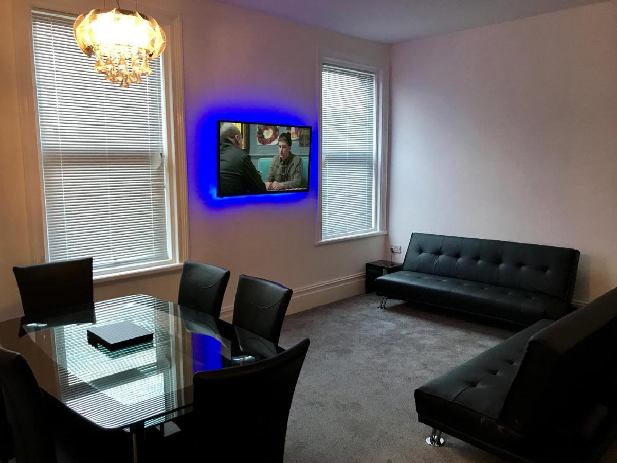 77 Park Road Apartment *
