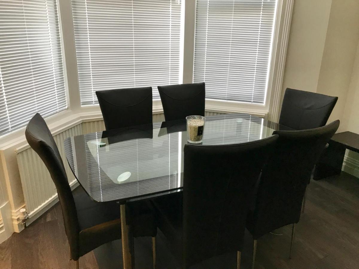 Apartment 77 Park Road *