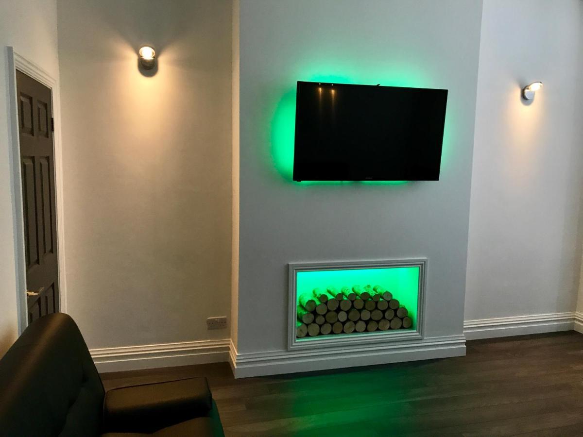 77 Park Road Apartment *